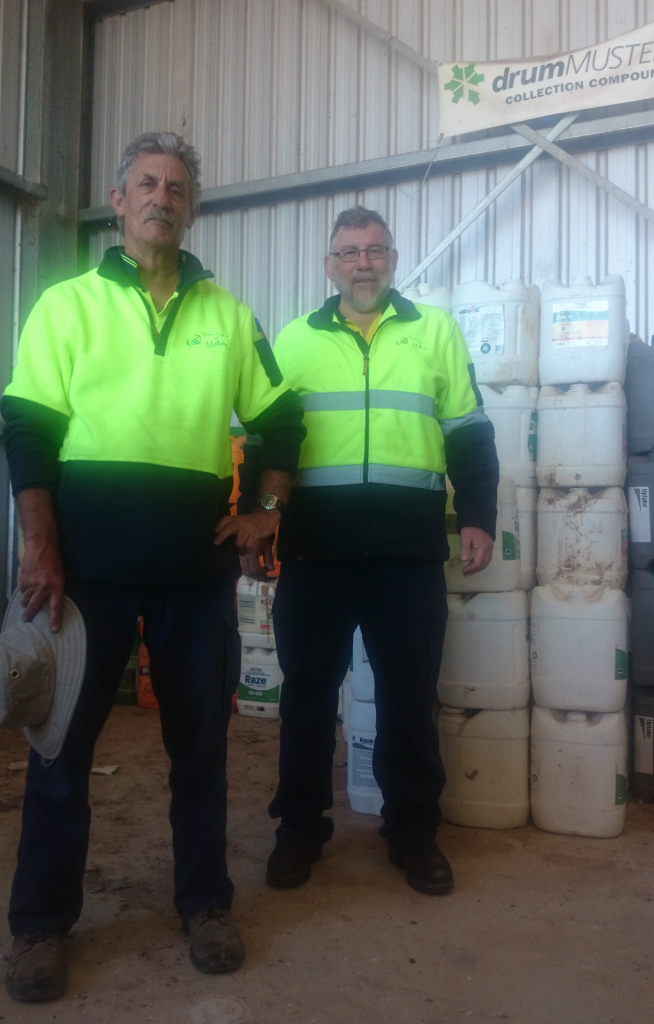 drumMUSTER inspector Eric Williams (left) and Team Leader of Waste Services Allan Smith (right).